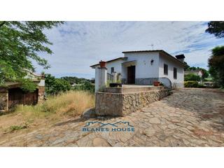 Casa a Amer 0. Casa en venta en marata