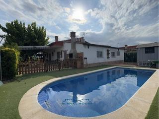 Casa a Eucaliptus 0. Venta de una casa en sils
