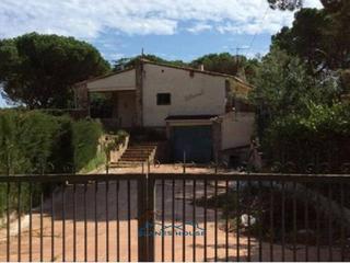 Casa  Violeta 7777. Casa en venta en la canyera