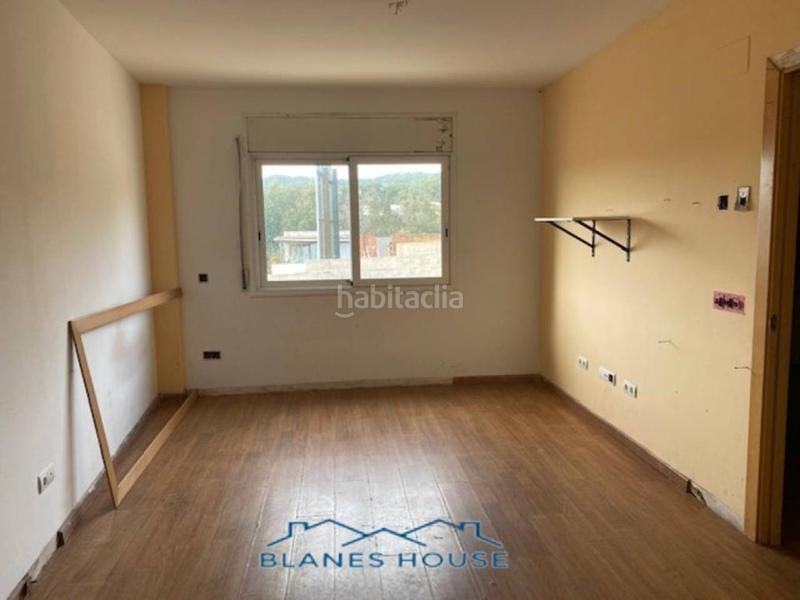 Foto c213e9fa-8b96-45db-8d3a-04af5fde4eec. Piso en francoli 4 piso en venta en Mont Ferrant-Joan Carles I Blanes