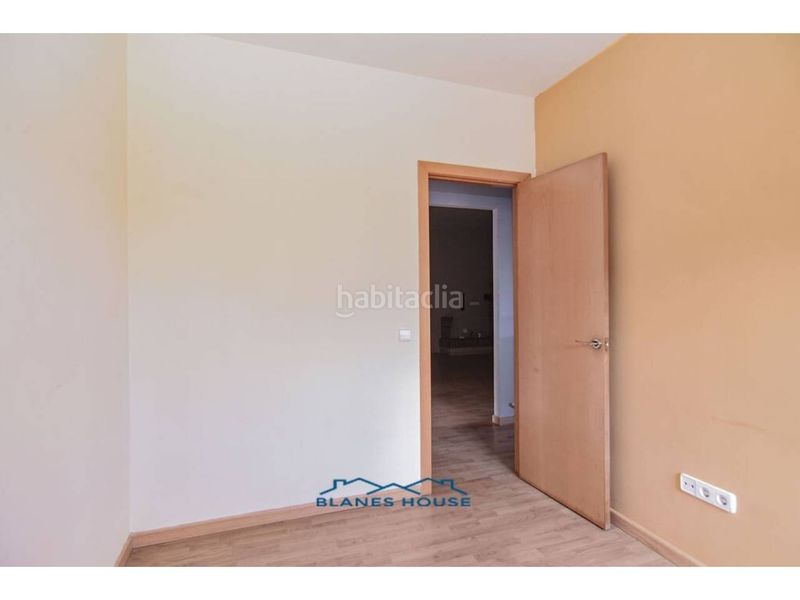 Foto a7616e97-54b2-4625-b7b8-c709bec81cef. Chalet dans calle petunia (parcela ll-33 aiguaviva parc) 29 dans Vidreres