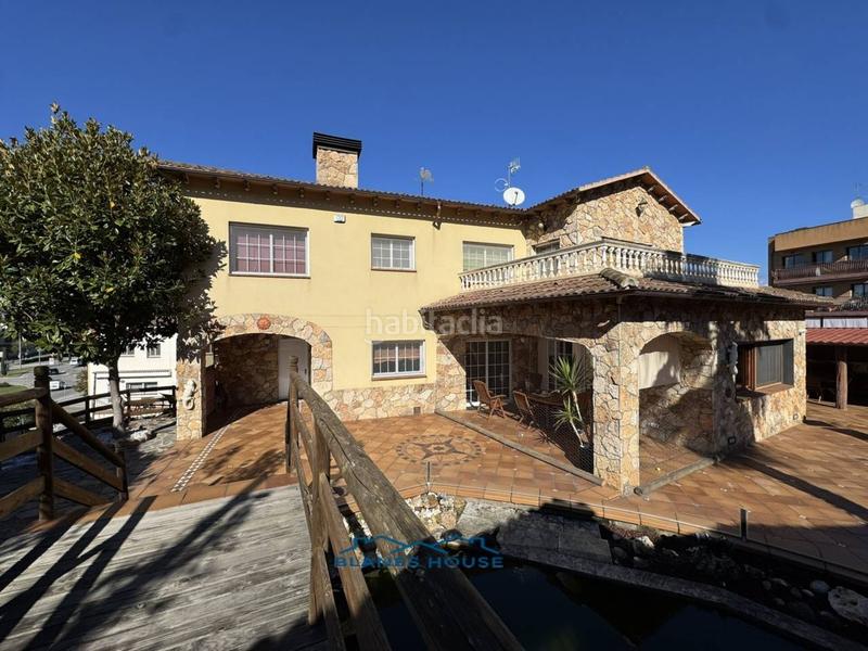 Foto 159d0eb1-a1e7-42e7-a062-0ce86159cbf9. Casa a mas torrents 77 a Els Pavos Blanes