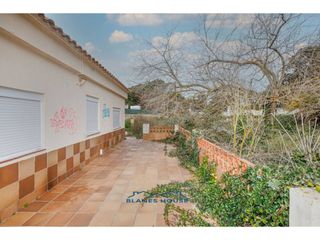 Haus in Calle puig de les becasses 0. Casa en venta en llagostera