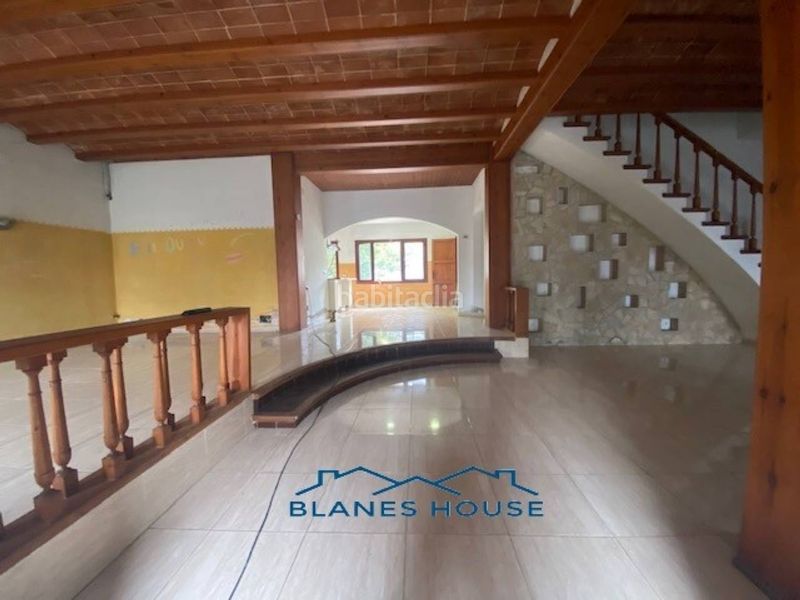 Foto 69f3a67e-67b7-429a-902d-5d1a7ef95a41. Masia amb calefacció aparcament piscina a residencial Blanes - vistamar Blanes