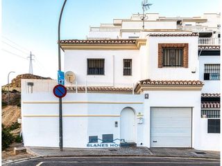 Semi detached house  Calle doñana 0. Venta de chalet adosado en huércal de almería