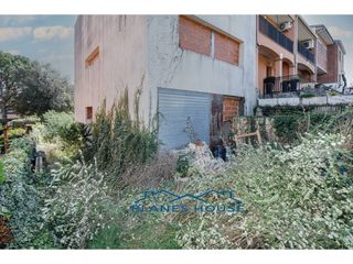 Casa adossada a Calle Lluis Companys 19