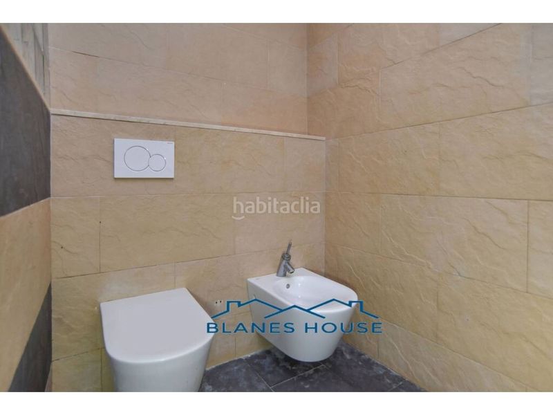 Foto b4d689f5-71ab-4749-a378-b3602b2a38a2. Pis a Malgrat de Mar