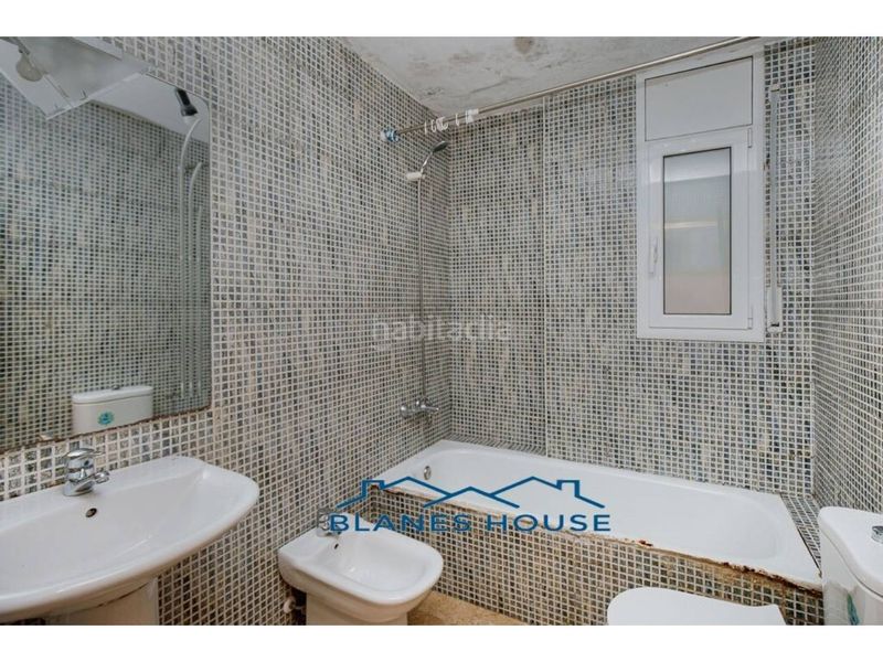 Foto 4f0df67e-3379-4150-a015-8df4d125c1fd. Pis a calle segre 6 a Mont Ferrant-Joan Carles I Blanes