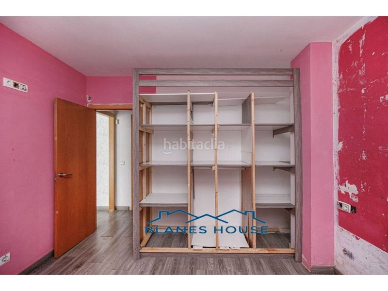 Foto 7dd724bb-61ac-4148-9b42-31321eaa50e8. Pis a calle segre 6 a Mont Ferrant-Joan Carles I Blanes
