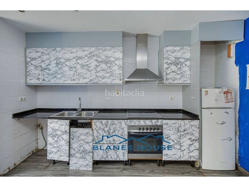 Foto ba44d384-111a-4ce1-b816-49a32e6778ca. Pis a calle segre 6 a Mont Ferrant-Joan Carles I Blanes