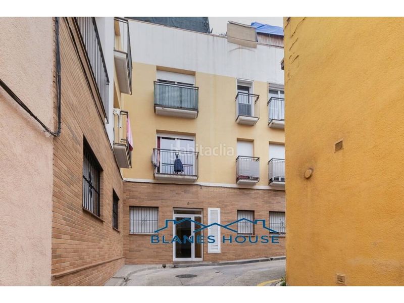 Foto 4626d82f-b09c-4b3a-9e36-3d735befe32d. Pis a calle segre 6 a Mont Ferrant-Joan Carles I Blanes