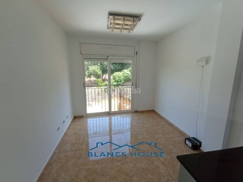 Foto 51af48f4-4477-4d3e-b8ea-ac0e523341b9. Pis a calle segre 6 a Mont Ferrant-Joan Carles I Blanes
