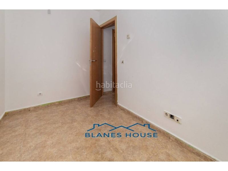 Foto 928b9143-9a01-4c58-ad7c-62f9e82bd4bb. Pis a calle segre 6 a Mont Ferrant-Joan Carles I Blanes