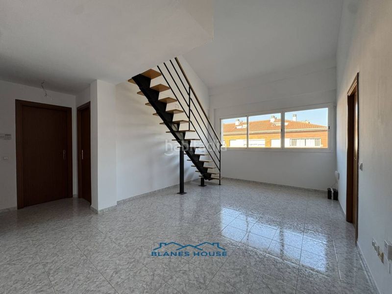 Foto ae8432ad-0a5a-4efa-bed9-17cc5eab9045. Dúplex a calle pere codina i mont 0 a Fenals Lloret de Mar