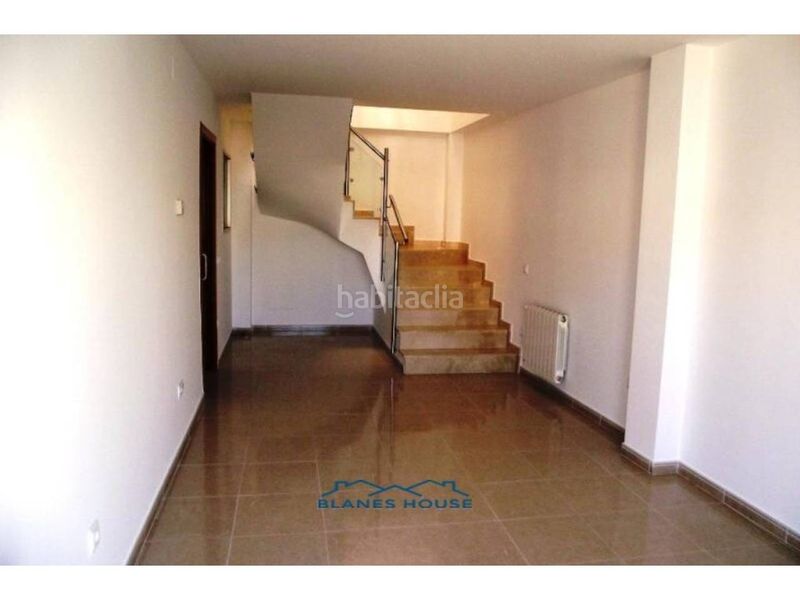 Foto d9a6c46e-322d-45ad-a2c2-1846350a9d29. Dúplex duplex en venta en nucli urbà en Tordera Tordera