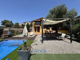Haus in Calle pio baroja 0. Venta de casa espaciosa en urbanitzacions terrabravatordera parc