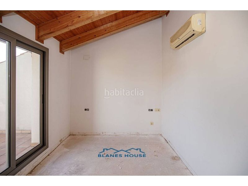 Foto ccd6a11d-4c06-4475-9f98-3cf5ce167e33. Dúplex a calle montblanc 1 a Mas Florit-Ca la Guidó Blanes