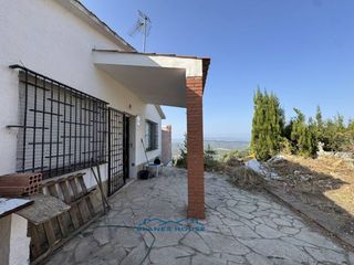 Haus in Calle rosa 0. Casa en venta en palafolls, perfecta para reformar