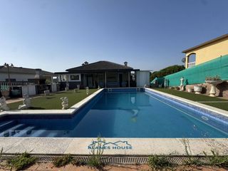 Haus in Avenida gran via corts catalanes 0. Venta de casa espaciosa en urbanitzacions ni�gara parc�gora parc
