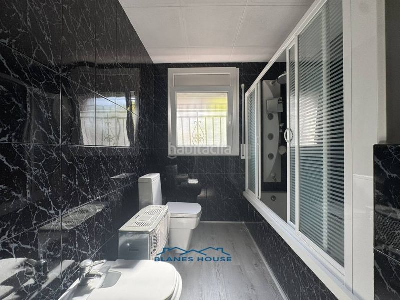 Foto 9f0dab4a-15aa-434d-b2b6-94e323535e29. Casa en avenida gran via corts catalanes 0 venta de casa espaciosa en urbanitzacions niàgara parcàgora parcrocarossa, en Tordera