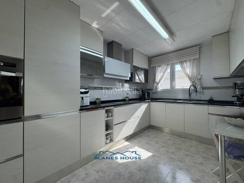 Foto c12584a0-d8ca-4871-920f-df9130605d78. Casa en avenida gran via corts catalanes 0 venta de casa espaciosa en urbanitzacions niàgara parcàgora parcrocarossa, en Tordera