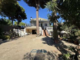 House  Calle ronda goba 0. Venta de casa amplia en vidreres