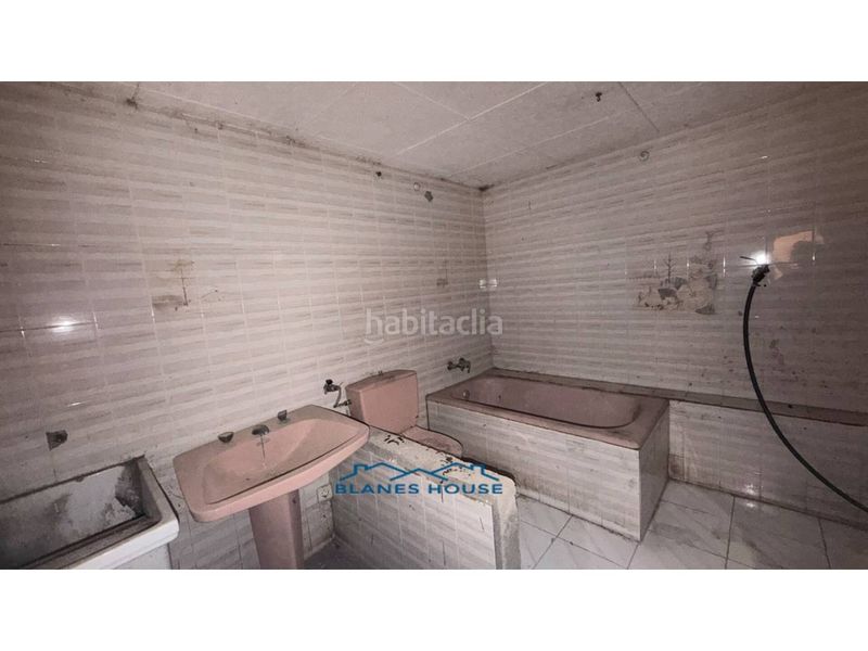 Foto fa7219f5-e1ee-4450-9608-60c8c38ccea1. Casa amb calefacció aparcament piscina a Caldes de Malavella