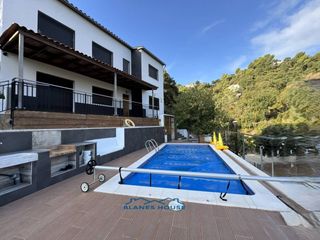 Affitto Casa in Calle gavines 0. Alquiler de casa en palafolls con amplios espacios y piscina pri