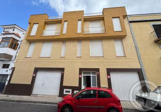 Pis  Violeta. Venta de 3 apartamentos en el sobradillo