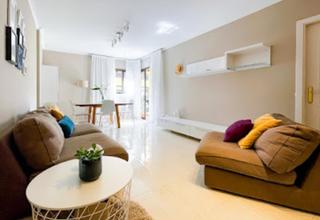 Pis  Algorin. Moderno apartamento en parque de la reina