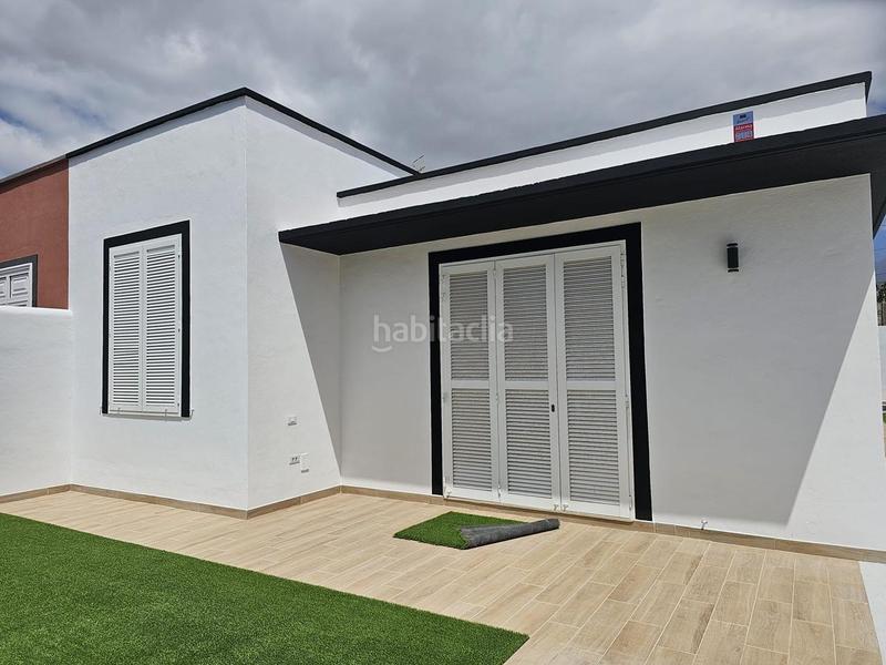Foto 13988778-0301-4ed2-aa4b-91f8c89a84ac. Casa venta en Guargacho de dos casas con piscina en Arona