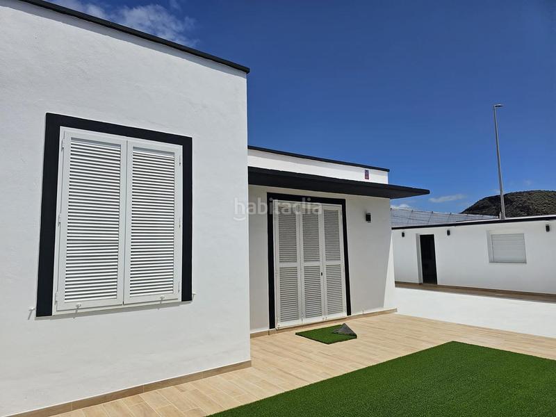 Foto 447bd756-833c-4044-a91e-c0e9e7ec8a38. Casa venta en Guargacho de dos casas con piscina en Arona