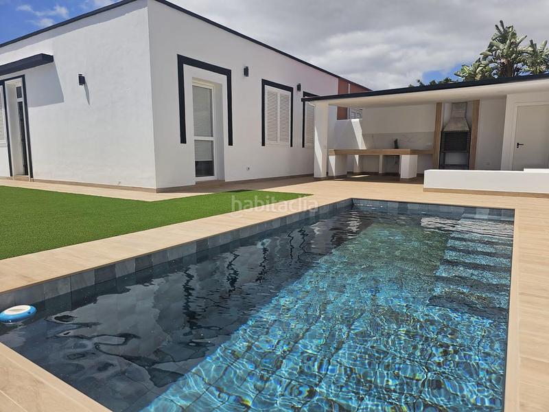 Foto a8f960eb-1f1a-488f-9c44-b9040c6df173. Casa venta en Guargacho de dos casas con piscina en Arona
