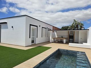 Casa  De guargacho. Venta en guargacho de dos casas con piscina
