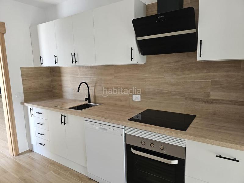 Foto c91d084b-f963-4502-96e9-d6a5a4d805e3. Casa venta en Guargacho de dos casas con piscina en Arona