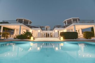 Casa  La vera. Villa hotel en playa para�so