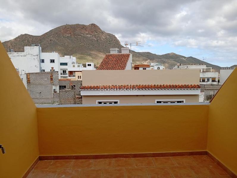 Foto 7e555037-4390-4df6-b98a-8df08bd3af62. Casa adossada amb aparcament a Valle San Lorenzo Arona