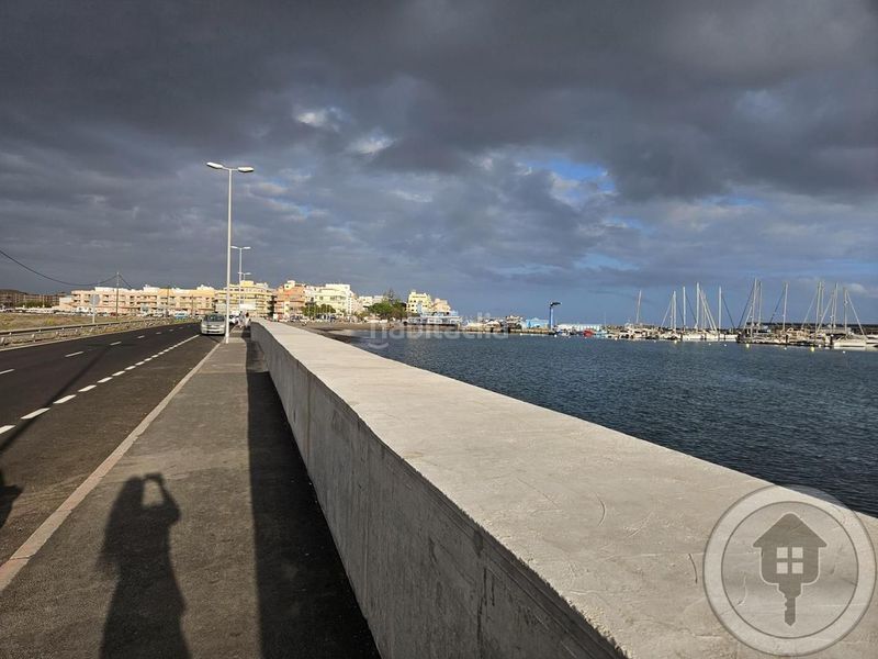 Foto db905aa7-2f49-40bf-8ab5-4f584da66560. Pis a El Fraile Arona