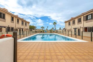 Rent House  Juan carlos i. Alquiler de adosado en el medano
