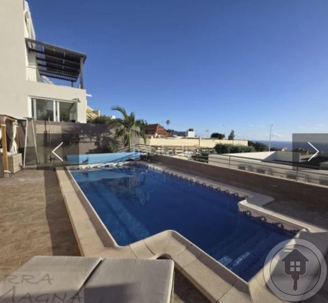 Foto d2b574c9-6bea-4a66-a2e2-22ef55d19256. Lloguer casa a Playa Fañabé Alto Adeje