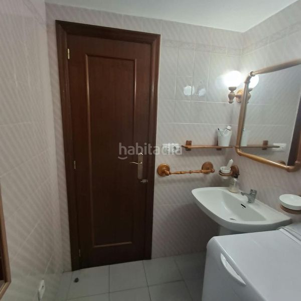 Foto b158de43-60c6-41e9-9495-d588f3bb588f. Planta baixa a Miramar