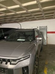 Aparcament cotxe a Carrer de can calafat 63. Parking en naves blancas