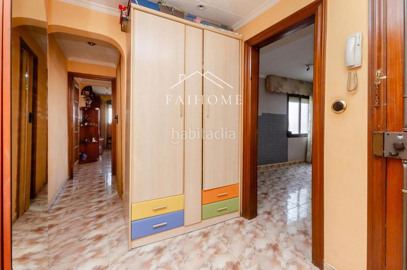Foto 33f04651-429f-4d05-b2bc-e459519cf573. Ático  en venta en la calle jacinto verdaguer en Santa Coloma de Gramenet