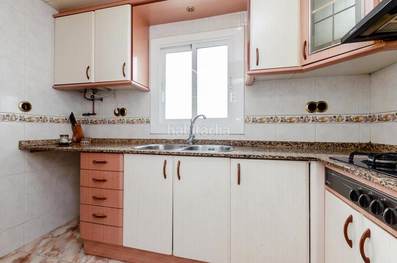 Foto 735062c4-1b5c-4948-86d9-4875ae247f59. Ático  en venta en la calle jacinto verdaguer en Santa Coloma de Gramenet