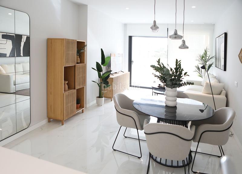 Foto 398a7ced-862a-4f7e-9c0f-4883530f07a4. Apartament amb calefacció piscina a Playa Poniente Benidorm