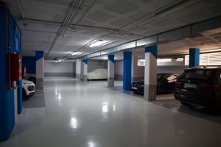 Aparcament cotxe a Carrer italia 2. Garaje parking paraiso la vila