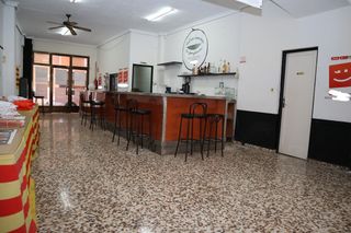 Miete Geschäftsraum in Carrer constitució 14. Local calle constitución compromís