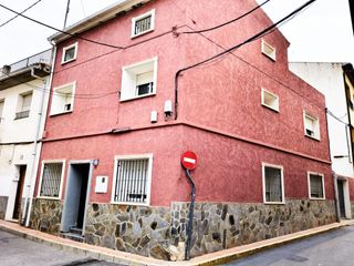 Chalet in Orxeta. Casa / chalet pareado en venta en industria 2, orxeta