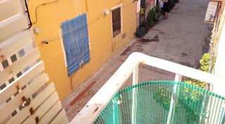 Casa en Poble Nou-Montiboli. Casa de dos plantas y fachada a dos calles
