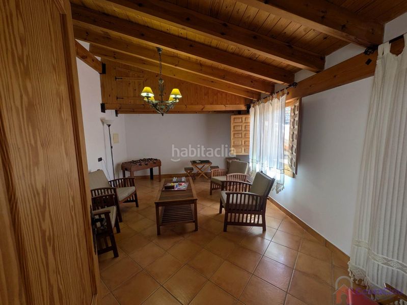 Foto f51e140f-dfd3-4c7c-860c-438f67d5ef8d. Edificio hotel en Cabanes